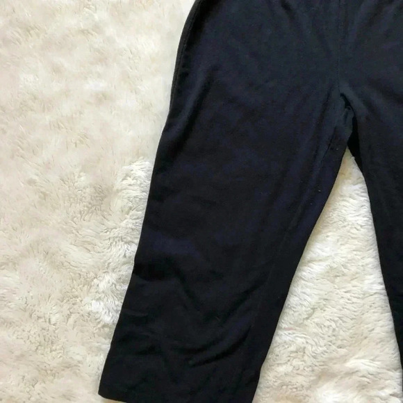 Puma  Girls Black Capri Pants Size Medium - Picture 3 of 15